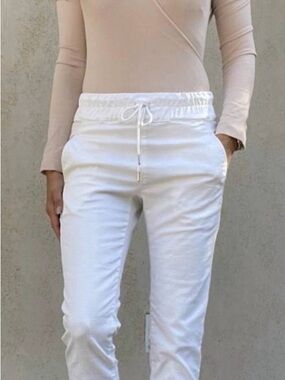 Bevy Flog Shely Pant White/ White Camo Jogger
Size 24